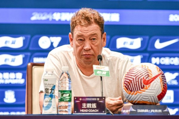 斯卢茨基：重要时候能拿下3分等于硬道理 朱辰杰内收肌有点不适