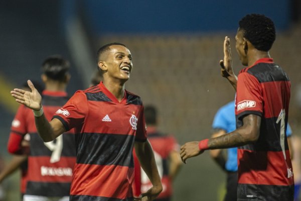 全市集：弗拉门戈接收罗马对韦斯利报价，但要先找到替代者才放东说念主