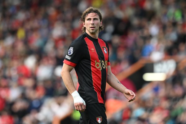 记者：巴黎接近签下樱桃后卫扎巴尼，转会费6300万欧&奖金待敲定