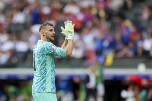 天外体育：纽卡门将杜布拉夫卡成为伯恩利紧要办法，两队在琢磨