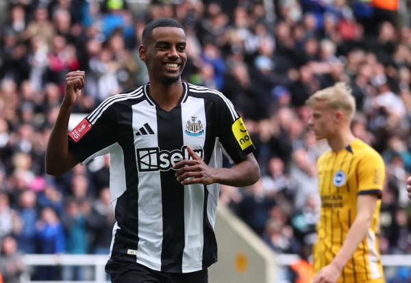 记者：伊萨克在挫伤我方声誉，该留意递交转会央求向纽卡抒发尊重