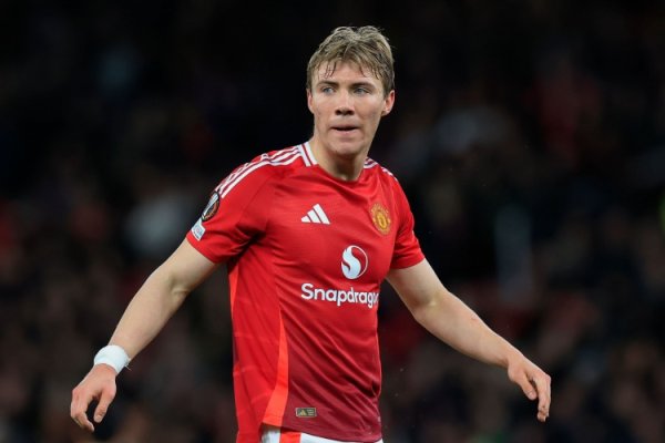 记者：AC米兰已驱动和曼联谈霍伊伦转会，但尚未战斗球员