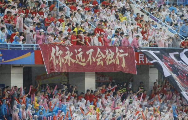 苏超迎来“出生第100天”，成为世俗东谈主的梦思舞台