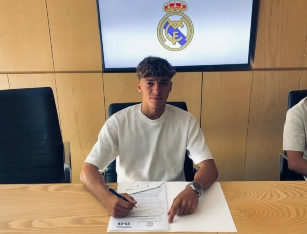 记者：皇马惬心18岁中场皮塔奇教训推崇，球员预测入选首轮名单