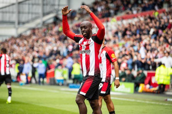 不降价！记者：小蜜蜂也曾见知纽卡，思要维萨就掏6000万英镑买