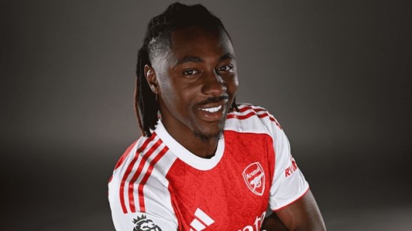 对于埃泽的10件事：曾服从枪手青训 拿过国外象棋冠军 柔和公益..