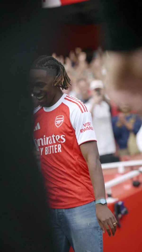 重磅新援！阿森纳晒埃泽酋长球场亮相视频：好意思满的接待