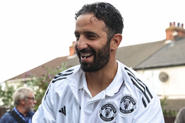 不下课！泰晤士：阿莫林仍赢得曼联董事会营救，拉爵愿给他手艺