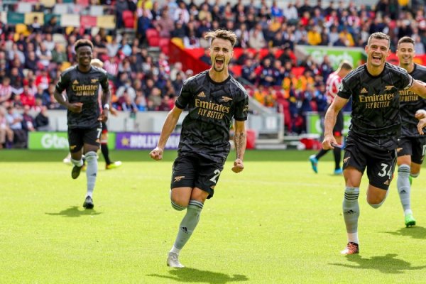 记者：法比奥-维埃拉正在经受汉堡方面安排的体检中