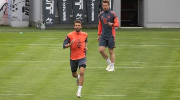 其实不思走！图片报：温哥华白浪放假，穆勒叕回到拜仁基地本质