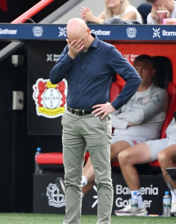 如何评价？药厂夏窗16东谈主离队&签14东谈主，遴聘滕哈赫带队2轮就撤职