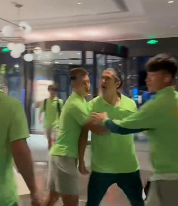 张玉宁：为不巩固不多礼手脚防护说念歉 会带着欺侮比分请示我方