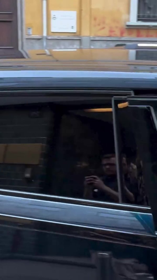 米兰新闻网：恩昆库抵达米兰诊所，采取AC米兰体检