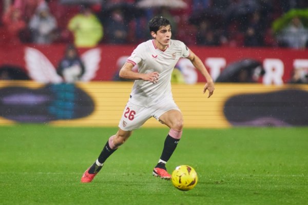 记者：那不勒斯引进胡安卢基本上告吹，塞维利亚运行听取其他报价