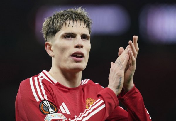 邮报：切尔西对加纳乔的运转报价低至2500万镑，他明确只思去蓝军