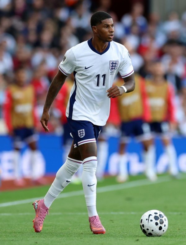 战弱旅泄露庸碌🧐球迷怒批拉什福德：拉粉言语！他奈何进的名单