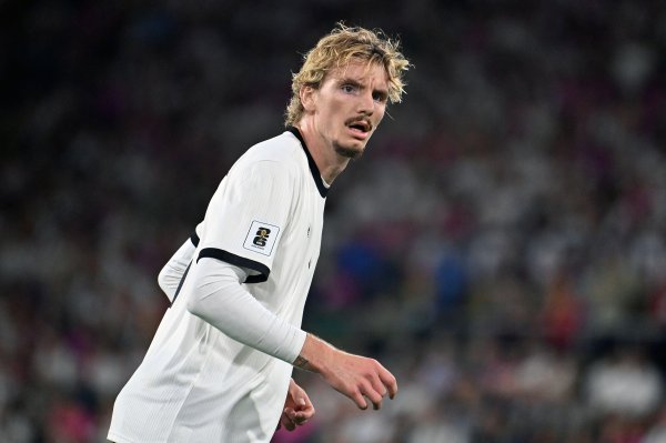 9000万新援下狱😣沃尔特马德出战1小时16触球9丢球，8对抗2奏凯