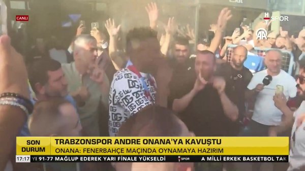 像回家同样😇奥纳纳抵达土耳其受激烈接待，与现场球迷情谊互动