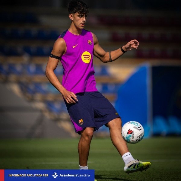 足足一年！巴萨晒伯纳尔测验照：伤停382天，伯纳尔已获医疗许可