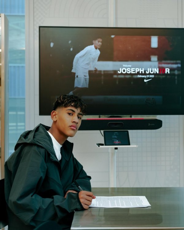 14岁在U18乱杀！曼晚：曼联很看好14岁加布里埃尔 堪称曼联内马尔