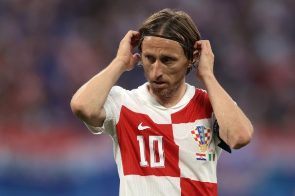 米体：莫德里奇国度队首秀时和图多尔并肩斗殴，所有踢过6场比赛