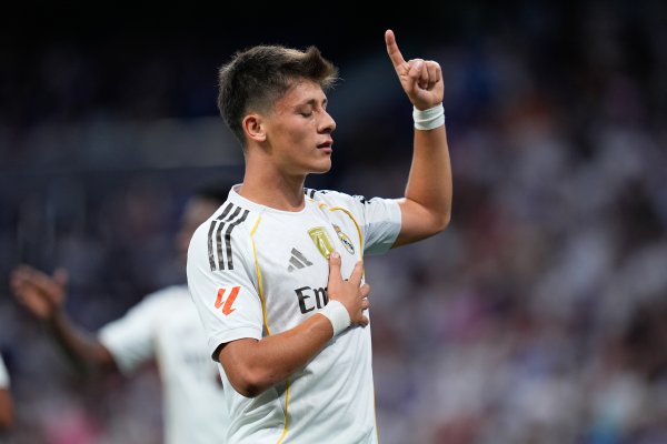 10场3球4助！马卡：居勒尔改打10号位弘扬出色，已成皇马率领官