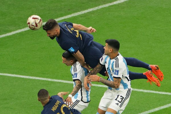 法国21世纪头球进球榜：吉鲁16球遥遥跳动，亨利、拉比奥特二三