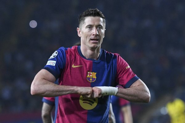 4年红蓝生计！每体：巴萨决定不续约37岁莱万，后者不念念去阿拉伯