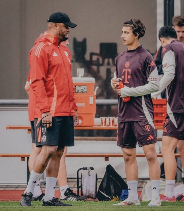 记者：尤文、多独有益拜仁18岁边机敏奇纳，球员条约明夏到期