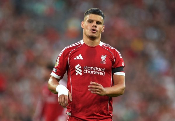 小雷：科尔克兹看起来很殷切，阿玛德给他制造了许多弯曲