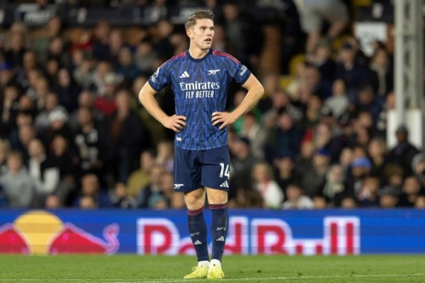 希勒：队友必须给约克雷斯多喂球，梅开二度将极大增强他的信心