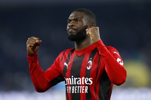 皆体：为在漫长赛季保管争冠势头，米兰计较冬窗引进又名中卫