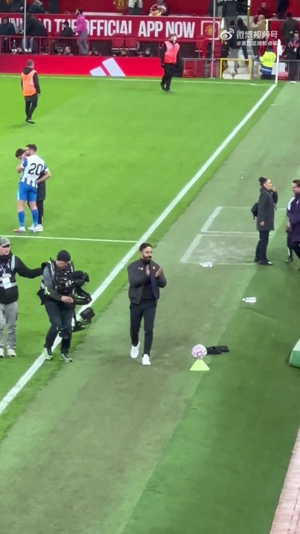 曼联三连胜后，阿莫林精神面庞连忙好起来了😆