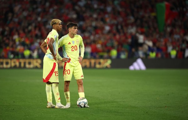 世体：巴萨深陷伤病困扰，新赛季于今已有13东谈主受伤共16次伤病