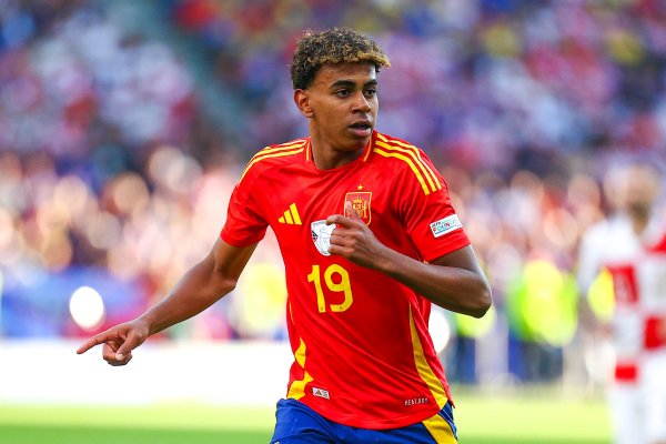 卡尼萨雷斯：在亚马尔踢满90分钟后，他入选国度队的争论该摈弃了