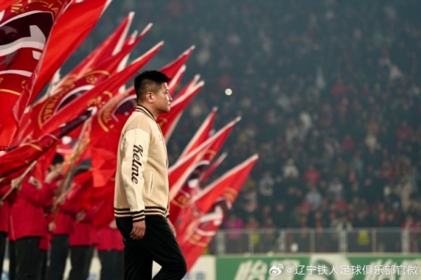 2025 铁东谈主 荣耀本领 | 战至终章：全队捧杯 冠军战袍加身