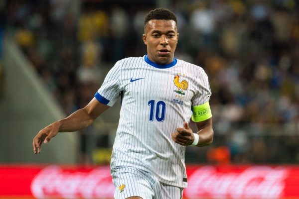 舍甫琴科：姆巴佩获金球仅仅工夫问题，他是这时期最优秀球员之一