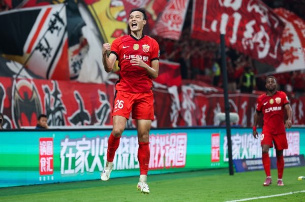 足球周刊：三度入选国足但无缘A级赛首秀，刘若钒期待为国出战