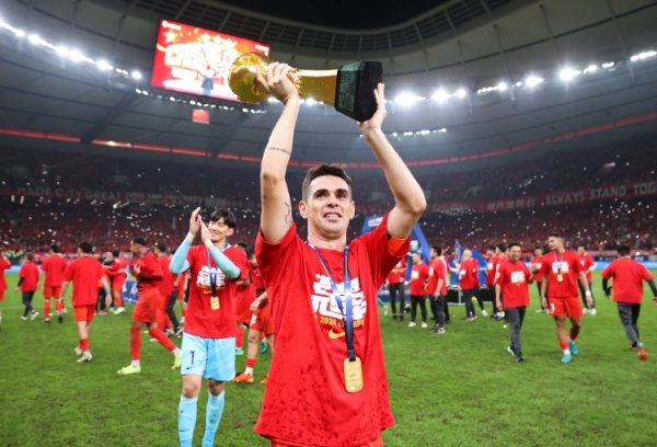 海港道喜奥斯卡：粗重技能一定会往时，咱们长久与功勋队长同在