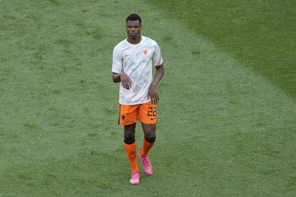 官方：邓弗里斯因伤离开荷兰队考试营，返归国米