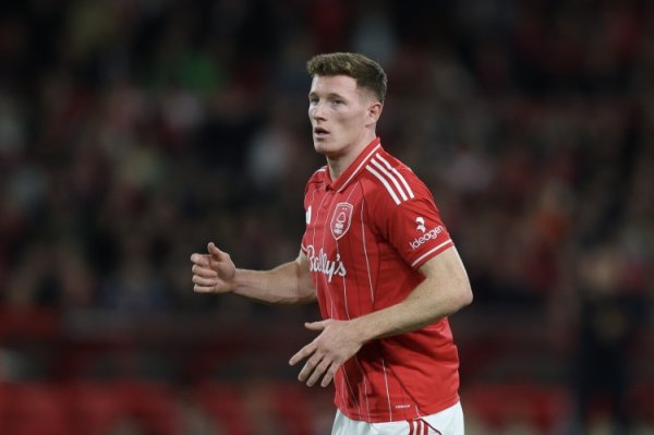 泰晤士报：卡塞米罗预测明夏离队，曼联正密切心理丛林中场安德森