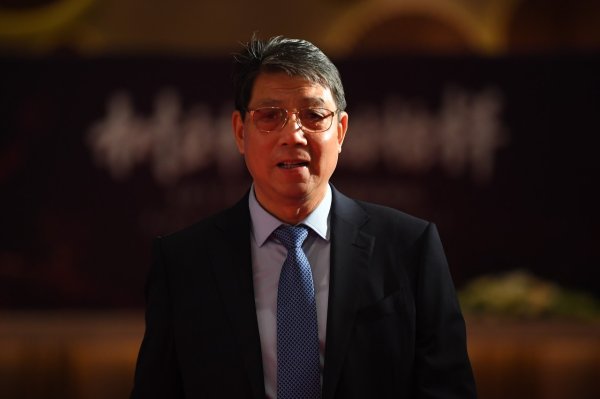 上海海港夺得中超三连冠，老帅徐根宝赛后发来了祈福微信