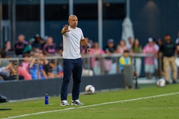 马斯切拉诺：苏牙摄取替补的立场令东谈主钦佩 梅西无球证据不能念念议