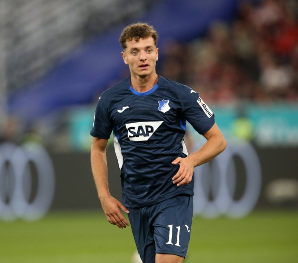 拜仁高层弗洛因德谈霍芬海姆先锋阿斯拉尼：我以为他很优秀