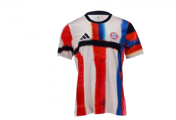 😦调色盘打翻了？拜仁新款热身服五颜六色，遭到球迷放浪吐槽