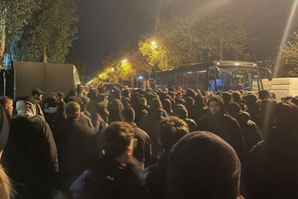 队报：尼斯球员和球迷爆发强烈肢体冲破，体育总监莫里斯被殴打